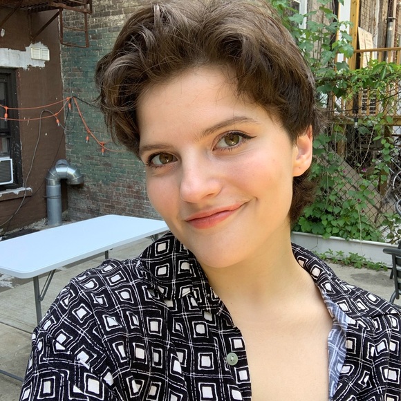 Meet your Posher, Em - Picture 2 of 5